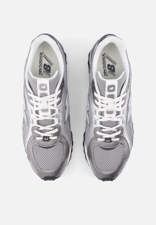 New Balance  - 204L