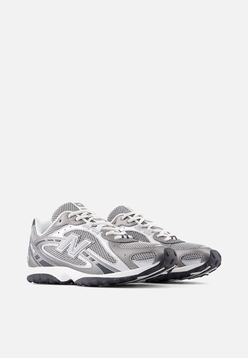 New Balance  - 204L