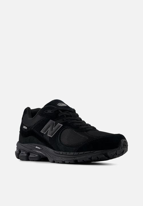 New Balance  - 2002R