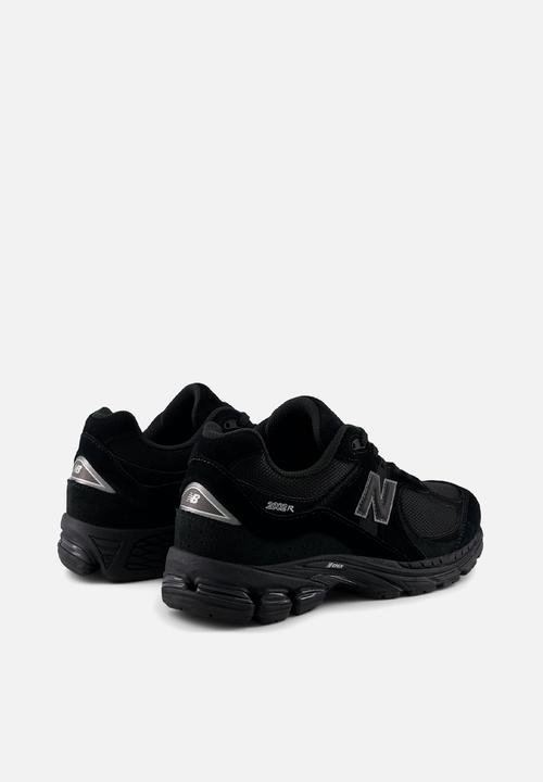 New Balance  - 2002R