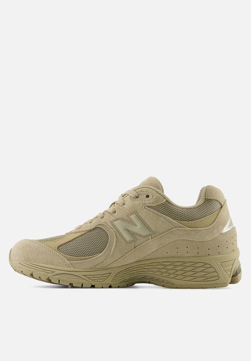 New Balance  - 2002R