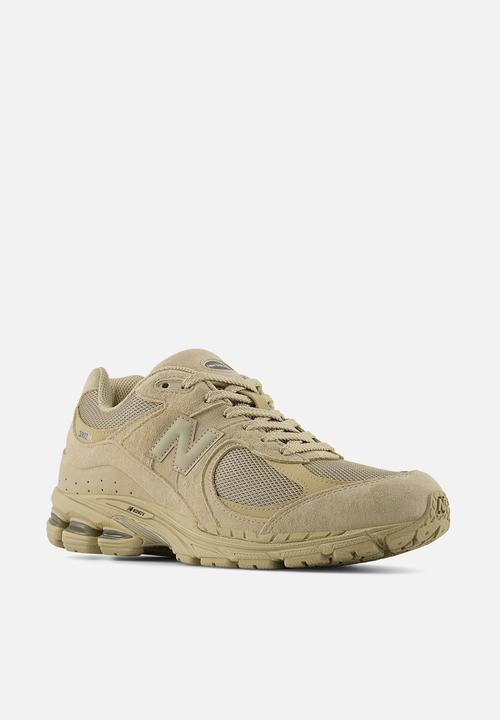 New Balance  - 2002R