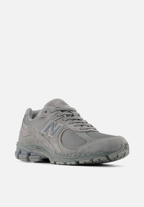 New Balance  - 2002R