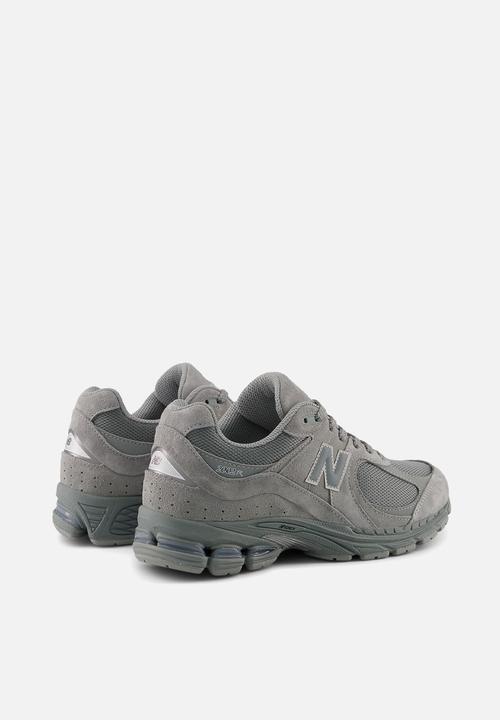 New Balance  - 2002R