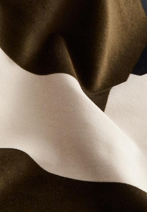 H&M - Velvet cushion cover - khaki green/colour block