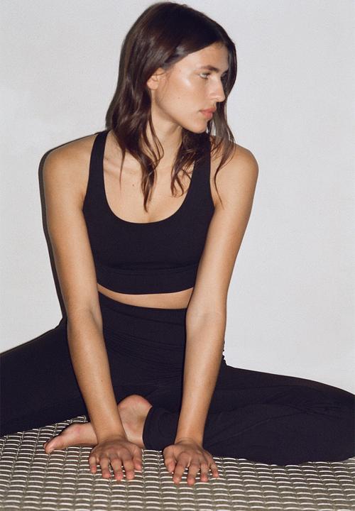H&M - Medium support sports bra with softmove™ - black