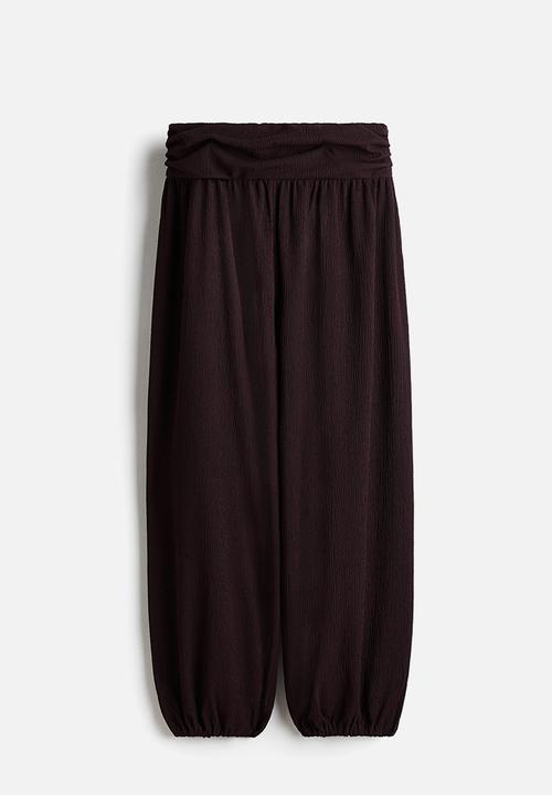H&M - Crinkled balloon-leg trousers - burgundy