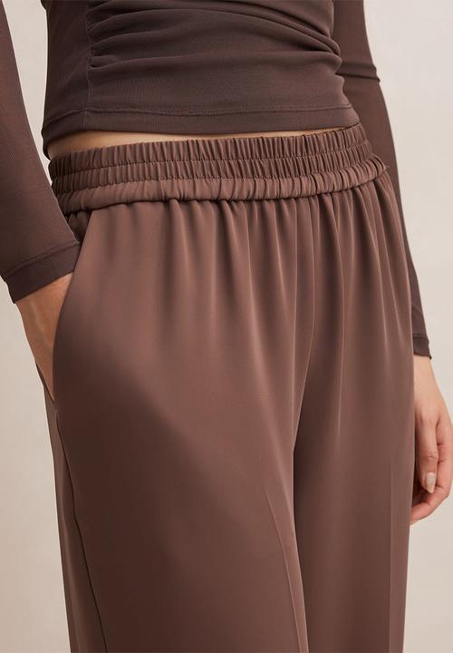 Forever New - Enya elastic wide leg pants in espresso set - chocolate