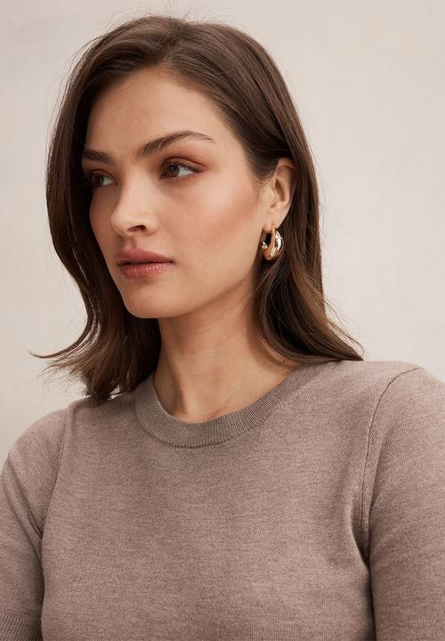 Forever New - Maisie short sleeve T-shirt in taupe