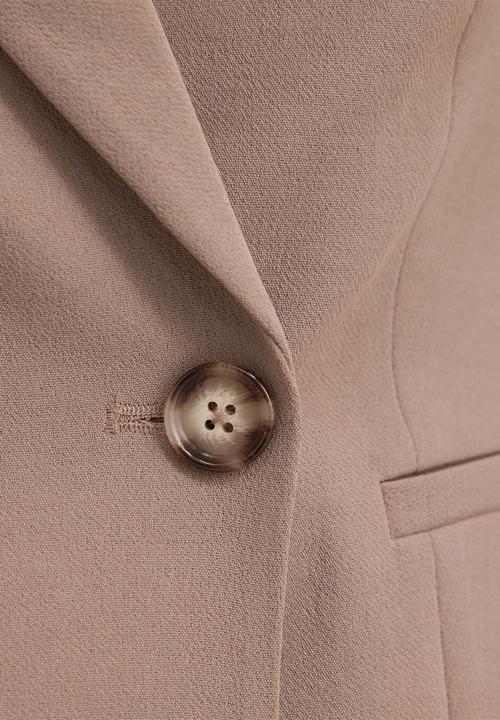 Forever New - Arden sleeveless blazer in light taupe suit