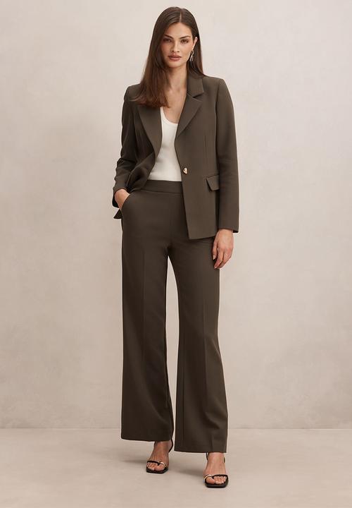 Forever New - Victoria single breasted blazer in olive suit