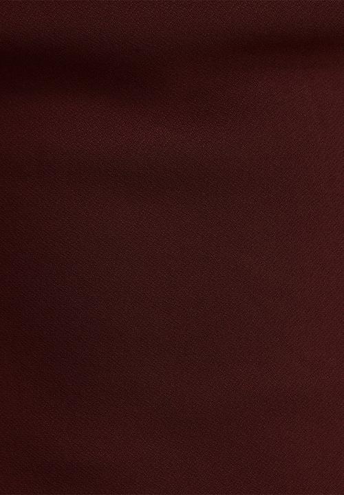 Forever New - Florence extended shoulder top in berry set