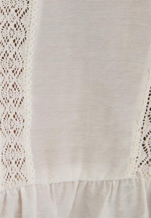 New Look - Louisa lace insert high neck shell - white