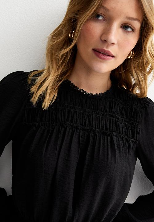 New Look - Vde shelly shirred crew neck blouse  - black