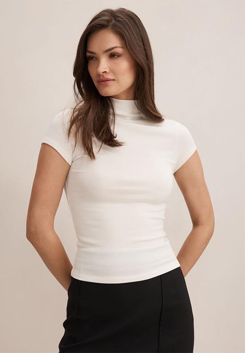 Forever New - Ruby grown on neck baby T-shirt in porcelain