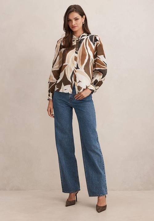 Forever New - Davina long sleeve blouse in devon abstract