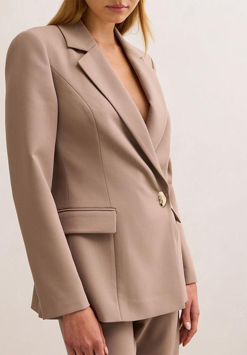 Forever New - Erin asymmetrical blazer in oak
