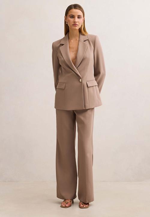 Forever New - Erin asymmetrical blazer in oak