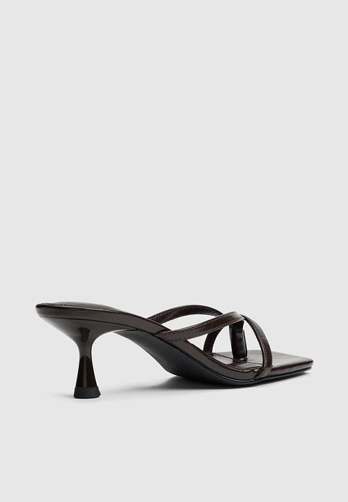 Forever New - Tammy toe thong heeled sandal in chocolate brown