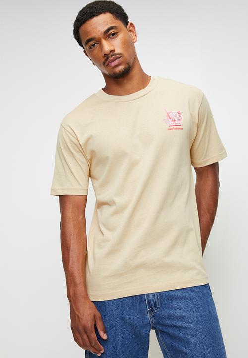 New Balance  - NB Athletics Taste Of NB Ramen Tee - Brown