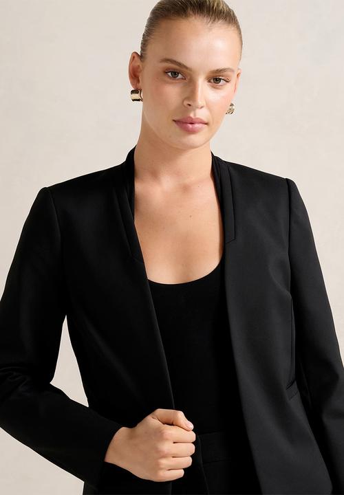 Forever New - Farrah fitted blazer in black