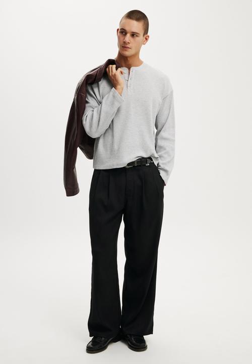 Cotton On - Relaxed Fit Textured Henley Long Sleeve - Grey Marle Waffle