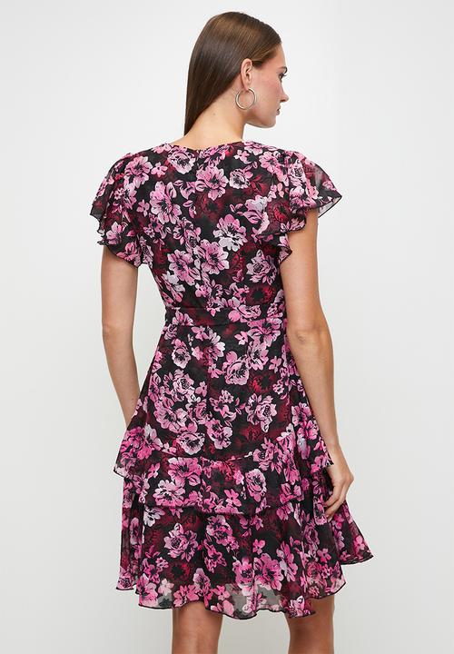 Izabel London - Cap Flutter Sleeve V-Neck Midi Dress - Multi Pink