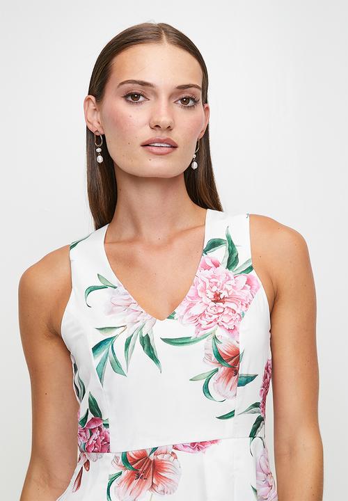 Izabel London - S/Less V-Neck High Low Maxi Dress - Multi White