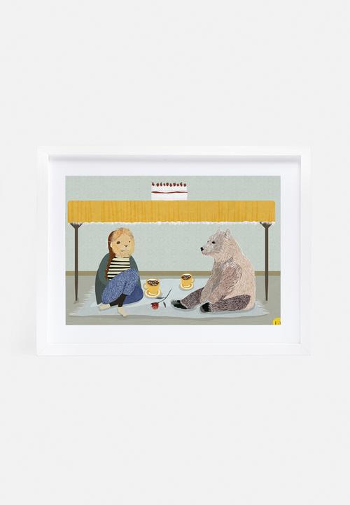 Amalia Restrepo - Tea party