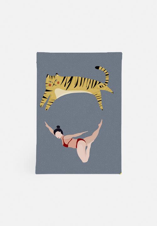 Amalia Restrepo - Tiger swim
