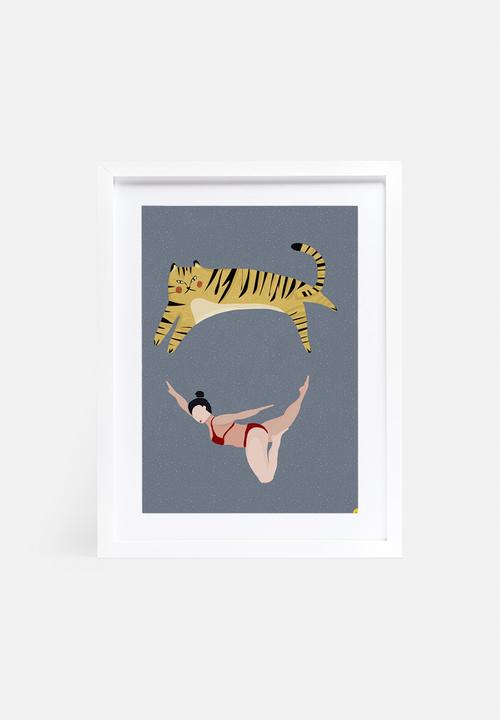 Amalia Restrepo - Tiger swim