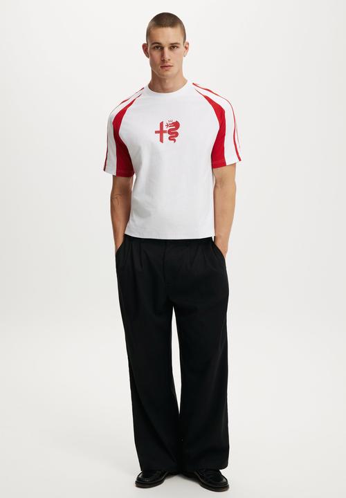 Cotton On - Cropped Fit Alfa Romeo T-Shirt - Lcn Alf White / Una Vittoria