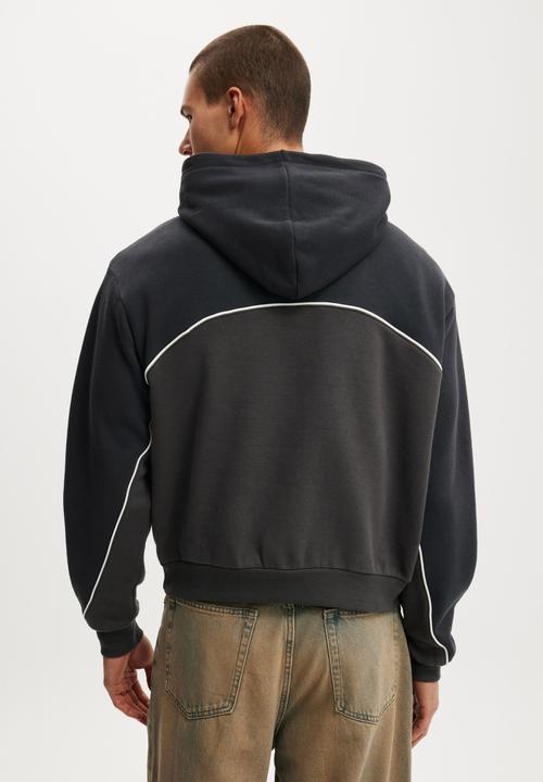 Cotton On - Cropped Fit Graphic Hoodie - Black/Panel