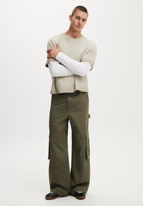 Cotton On - Super Baggy Cargo Pant - Military