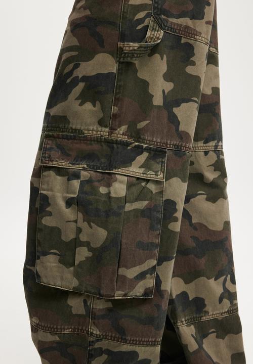 Cotton On - Super Baggy Cargo Pant - Camo