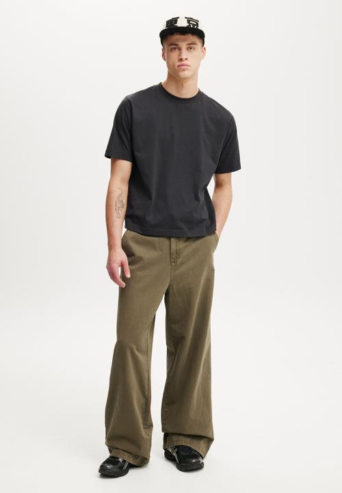 Cotton On - Super Baggy Pant - Military