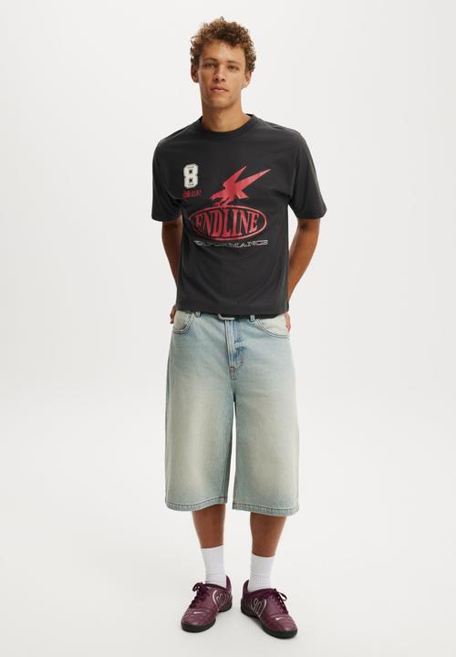 Cotton On - Cropped Fit Graphic T-shirt - Washed Black/Four Tune
