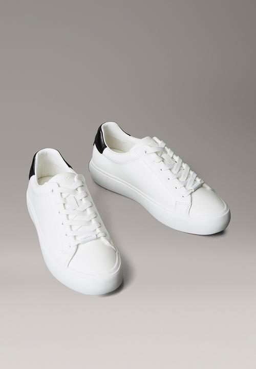 Calvin Klein - Lace-Up Sneaker - Bright White Black
