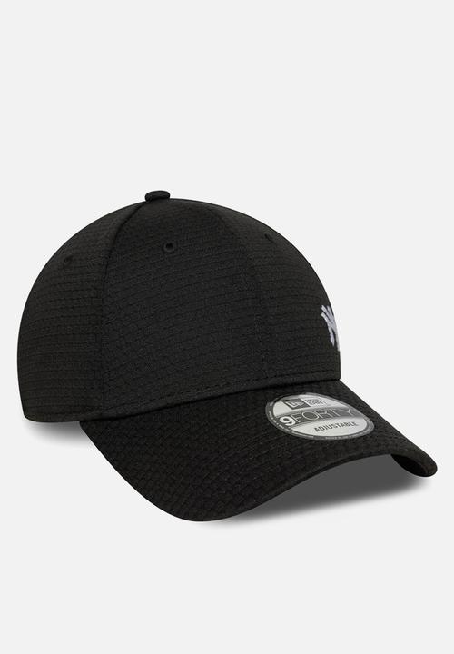 New Era - Flawless Mesh 9Forty® - black & white 