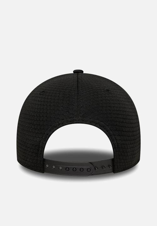 New Era - Flawless Mesh 9Forty® - black & white 