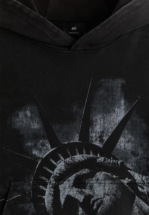 H&M - Oversized fit printed hoodie - black statue of liberty