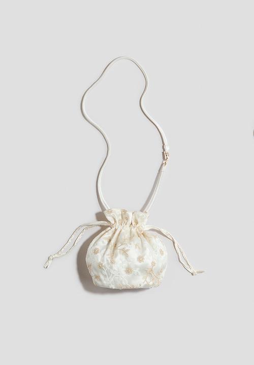 H&M - Embroidered drawstring bag - white floral