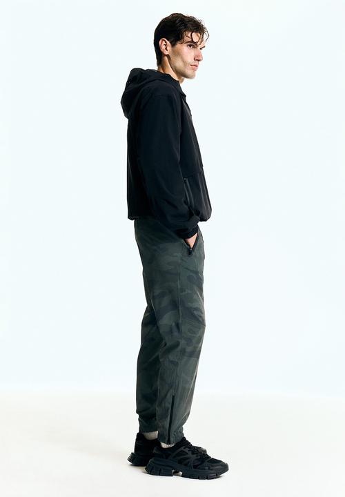 H&M - Regular fit sports joggers with drymove™ - dark green patterned