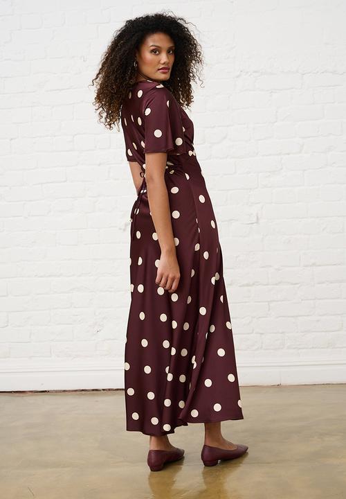 Me&B - Spot Satin Maxi Dress with Sleeve - Burgundy