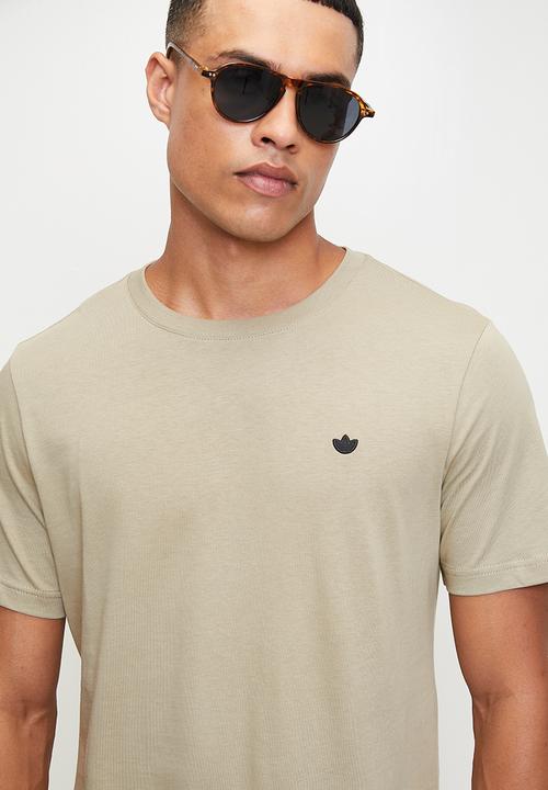adidas Originals - ESS TEE  - WONDER CARGO