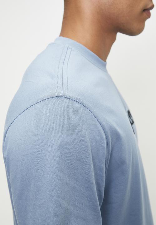 GUESS - Cn Ss Small Logo Tee - Parisian Roof Blue