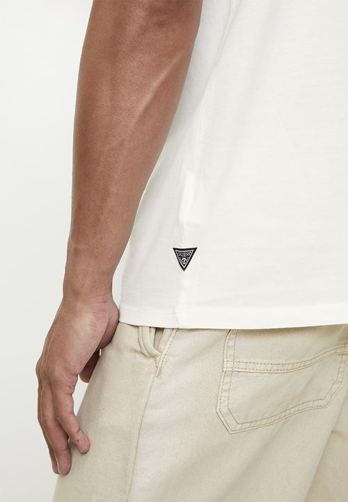 GUESS - Ss Bsc Script Logo Tee - Pure White
