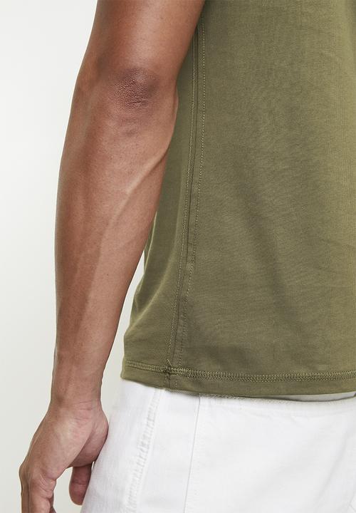 GUESS - Aidy Cn Ss Tee - Army Olive