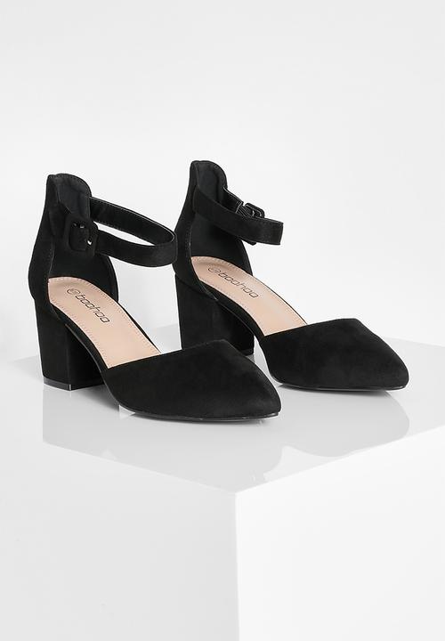 boohoo - Wide fit buckled block heel ballet - black