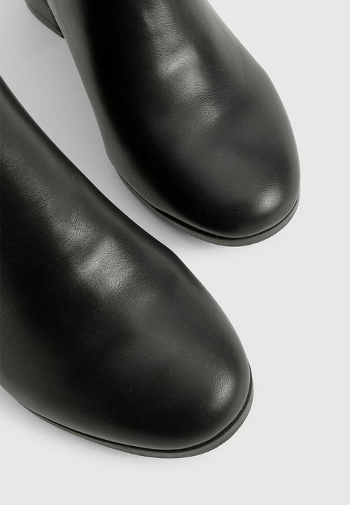 boohoo - Wide fit low block heel ankle boots - black